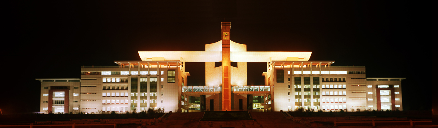 南教学大楼夜.jpg